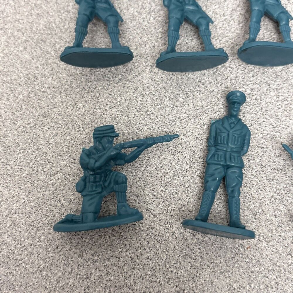 Vintage US Soldiers Metallic Blue Army Figures Men Lot Of 25 Mixed - Picture 9 of 10